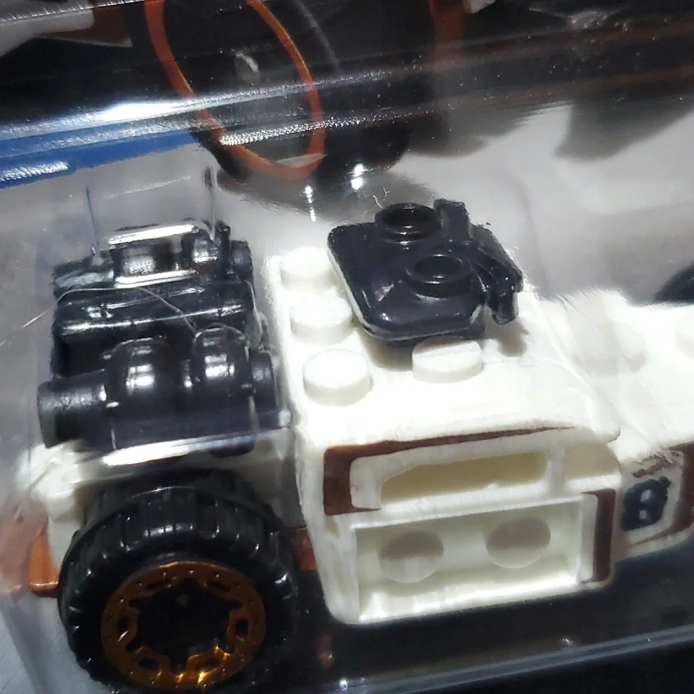 Hot Wheels - has‎ a Lego look